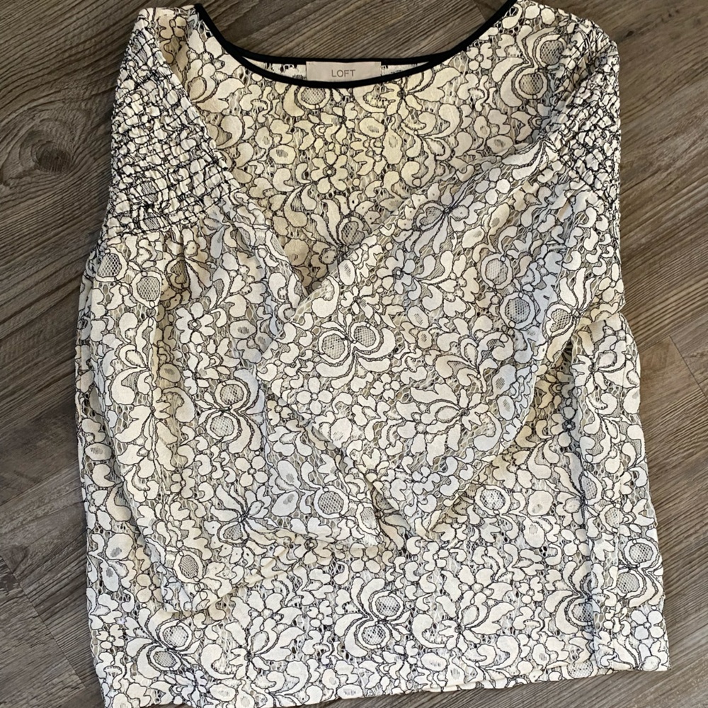 Loft women’s black and white half 3/4 sleeve floral lace